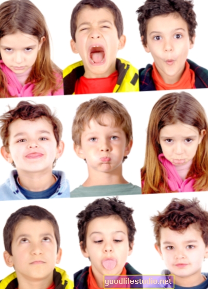 Emocionālās novārtā atstātās bērnības seja (CEN)