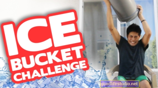 Výzva Ice Bucket: Vzpomínka na blízké postižené ALS